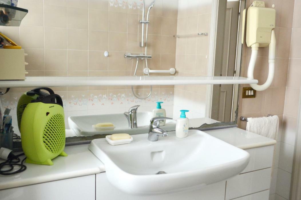 L'Alloggio Di Anna Maria Camera Con Bagno Privato Empoli Bagian luar foto
